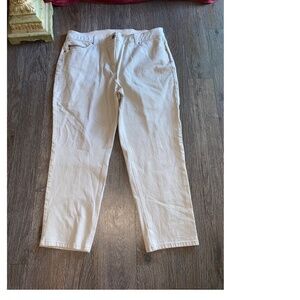 Chicos So Slimming size 2.5 (14) khaki pants Great condition